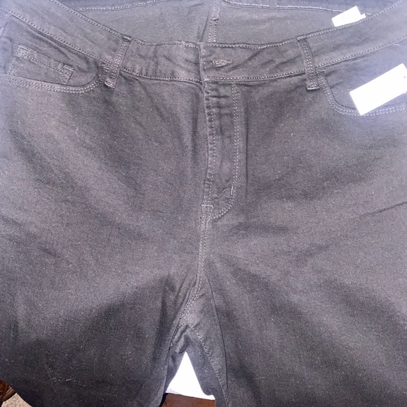 Old Navy Jeans - “NWT” Power Slim Straight- Mid Rise 🤩 - Picture 4 of 12